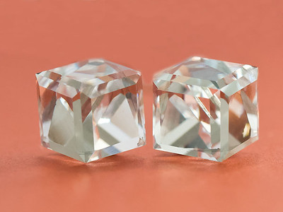Náušnice pecka 8 mm Crystal