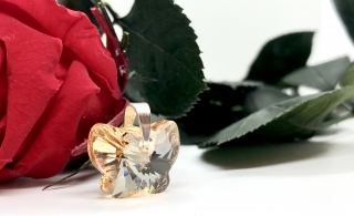 Motýl 20 mm Crystal Golden Shadow
